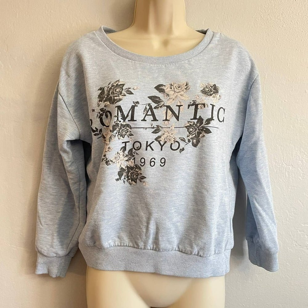 Blue Vintage Style Floral Crop Sweatshirt